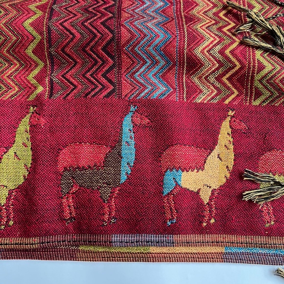 100% Pashmina SCARF Wrap LLamas Red Blue Gold Woven 26" x 67" - Picture 4 of 6
